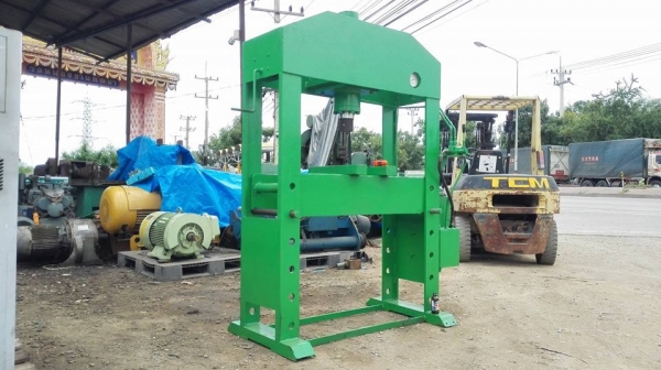 แท่นอัดไฮดรอลิคแบบไฟฟ้า ขนาด 60 ตัน มอเตอร์ Mitsu 5 HP 380V พร้อมใช้ แท่นอัดไฮดรอลิคแบบไฟฟ้า ขนาด 60 ตัน มอเตอร์ Mitsu 5 HP 380V พร้อมใช้