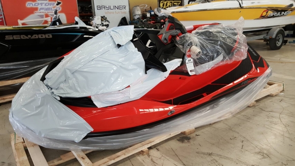 รุ่น TOP ของ SEADOO ตัวยาว 300 แรงม้า เหมาะทัวร์ริ่งมาก