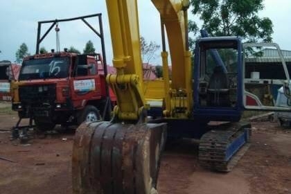 ขาย 275,000 บาท KOMATSU PC60-5 (หัวเจาะ+บุ้งกี๋) เครื่องดี ปั้มแรง โช่บาง ตัวเดินเงียบ เอกสารชื้อขาย  รถอยู่ จ.นครปฐม โทร&amp;ไอดีไลน์ 0610710295