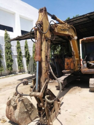 ขาย 275,000 บาท KOMATSU PC60-5 (หัวเจาะ+บุ้งกี๋) เครื่องดี ปั้มแรง โช่บาง ตัวเดินเงียบ เอกสารชื้อขาย  รถอยู่ จ.นครปฐม โทร&amp;ไอดีไลน์ 0610710295