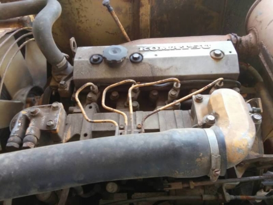 ขาย 275,000 บาท KOMATSU PC60-5 (หัวเจาะ+บุ้งกี๋) เครื่องดี ปั้มแรง โช่บาง ตัวเดินเงียบ เอกสารชื้อขาย  รถอยู่ จ.นครปฐม โทร&amp;ไอดีไลน์ 0610710295