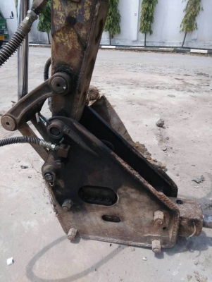 ขาย 275,000 บาท KOMATSU PC60-5 (หัวเจาะ+บุ้งกี๋) เครื่องดี ปั้มแรง โช่บาง ตัวเดินเงียบ เอกสารชื้อขาย  รถอยู่ จ.นครปฐม โทร&amp;ไอดีไลน์ 0610710295