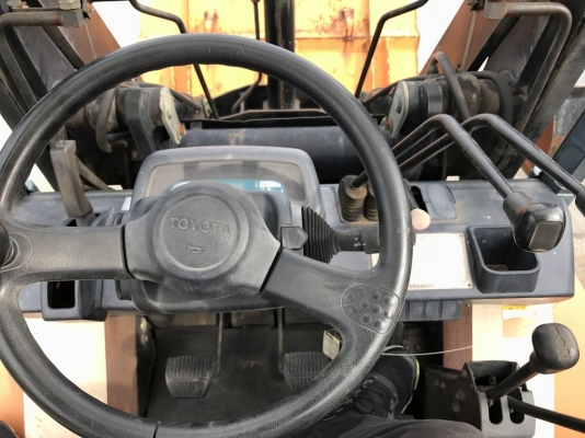 รถตัก Toyota บุ้งกี๋ 0.5 คิว รุ่น 5FGL10 ใช้งาน 900 ชม. แท้ ๆ เครื่องเบนซิน ล้อคู่หน้า
