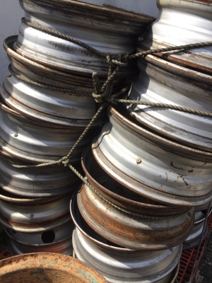 ขายกะทะล้อแม็กเหล็ก สำหรับ10 ล้อ ของ Toby มือสองสภาพดี มีทั้งหมด 33 ลูก เหมาหมดคิดราคาพิเศษ นำเข้าเองจากประเทศญี่ปุ่น 100\%