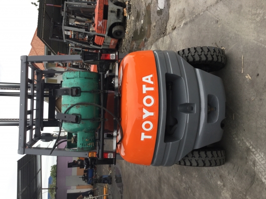 ขาย โฟรคลิฟท์ โตโยต้า รุ่น 6 เบนซิล 2 ตัน