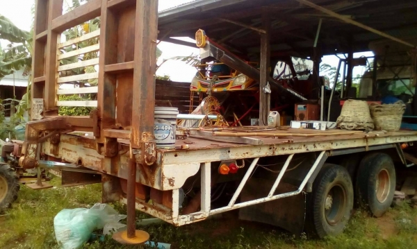 รถเกี่ยวข้าวเกษตรพัฒนารุ่นไอ้หนุ่มไวไฟพร้อมเทเลอร์บรรทุกรถเกี่ยว