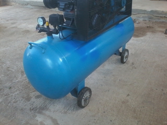 ขายปั้มลม   AIR COMPRESSOR   LUMAN   มอเตอร์7.5  HP/300 ลิตร/ไฟโรงงาน 380V /3 สูบ ***ของใหม่  ยังไม่ได้ใช้งาน ขายราคา29,500 บาท