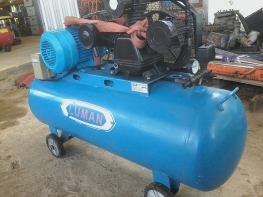 ขายปั้มลม   AIR COMPRESSOR   LUMAN   มอเตอร์7.5  HP/300 ลิตร/ไฟโรงงาน 380V /3 สูบ ***ของใหม่  ยังไม่ได้ใช้งาน ขายราคา29,500 บาท