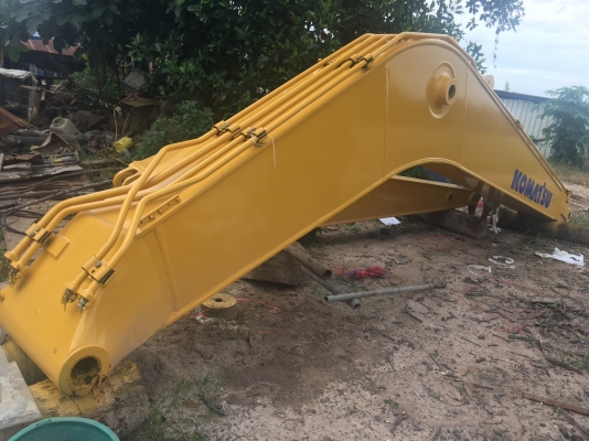 บูมมือสองแม็กโคร/  Komatsu PC200-6-5-7 ใช้ได้สามรุ่นไม่มีร้าวไม่มีหัก เดิมๆ ใช้น้อย เก็บสีให้แล้ว