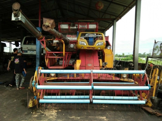 ขายรถเกี่ยวข้าวศักดิ์พัฒนา เครื่อง205แรงตัวเดิน10เพลาใหญ่ ปั้มพ์ไดกิ้นส์22 อุ้มปรับระดับ อีซซู6HL อุ้ม2.5ตัน ติดต่อ080-7964423 085-7698049 เว็บไซด์ส่วนตัว http://truck1sell.com/ https://www.facebook.com/TRUCK1SELL ไอดีไลน์ID0807964423 ID4423033ขายรถเกี่ยว