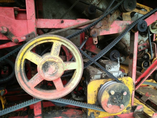 ขายรถเกี่ยวข้าวศักดิ์พัฒนา เครื่อง205แรงตัวเดิน10เพลาใหญ่ ปั้มพ์ไดกิ้นส์22 อุ้มปรับระดับ อีซซู6HL อุ้ม2.5ตัน ติดต่อ080-7964423 085-7698049 เว็บไซด์ส่วนตัว http://truck1sell.com/ https://www.facebook.com/TRUCK1SELL ไอดีไลน์ID0807964423 ID4423033ขายรถเกี่ยว