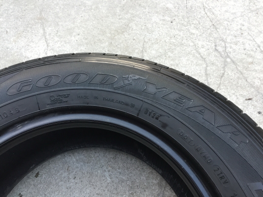 ยาง Goodyear 205-70-15 ปี 16 3เส้น ปี 15 1เส้น ครบชุด 4 เส้น 4500 สภาพสวยๆไม่บวมไม่กินข้าง ดอกยางเหล ยาง Goodyear 205-70-15 ปี 16 3เส้น ปี 15 1เส้น ครบชุด 4 เส้น 4500 สภาพสวยๆไม่บวมไม่กินข้าง ดอกยางเหล