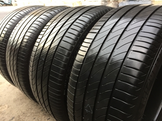ยาง MICHELIN 225-45-17 ปี 15 ครบชุด 4 เส้น 5500 สภาพสวยๆไม่มีปะไม่บวมไม่กินข้าง ดอกยางเหลือเยอะเอาไป