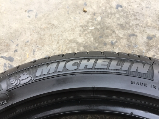 ยาง MICHELIN 225-45-17 ปี 15 ครบชุด 4 เส้น 5500 สภาพสวยๆไม่มีปะไม่บวมไม่กินข้าง ดอกยางเหลือเยอะเอาไป ยาง MICHELIN 225-45-17 ปี 15 ครบชุด 4 เส้น 5500 สภาพสวยๆไม่มีปะไม่บวมไม่กินข้าง ดอกยางเหลือเยอะเอาไป