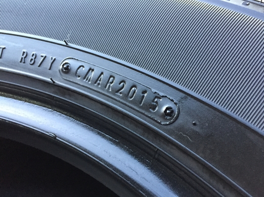 ยาง Dunlop 265-65-17 ปี 15 ครบชุด 4 เส้น 5000 สภาพสวยๆไม่มีปะไม่บวมไม่กินข้าง ดอกยางเหลือเยอะเอาไปวิ ยาง Dunlop 265-65-17 ปี 15 ครบชุด 4 เส้น 5000 สภาพสวยๆไม่มีปะไม่บวมไม่กินข้าง ดอกยางเหลือเยอะเอาไปวิ