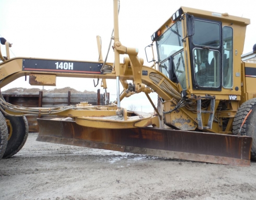 รถเกรด Caterpillar 140H