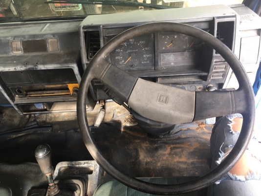 ขายบรรทุก หกล้อ ยี่ห้ออีซูซุ รุ่นNPR 115HP ปี94 รถแท้ใช้มือเดียว โทร095-5944474 ปอ
