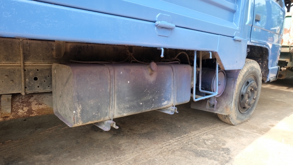 ขายบรรทุก หกล้อ ยี่ห้ออีซูซุ รุ่นNPR 115HP ปี94 รถแท้ใช้มือเดียว โทร095-5944474 ปอ