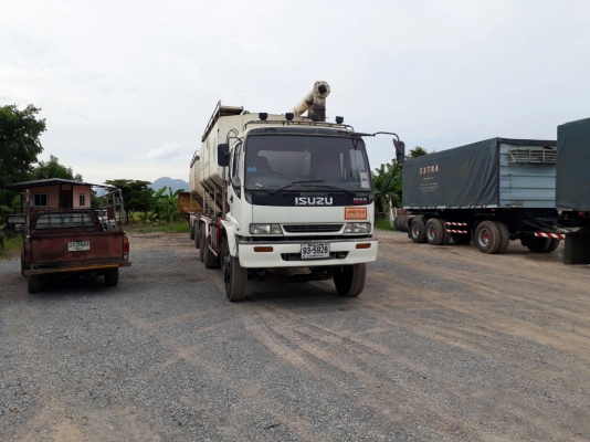 ขายรถบรรทุกอาหารสัตว์