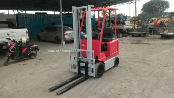 รถยกไฟฟ้า TOYOTA 3FB9 ราคา : 129,000 บาท  รหัสสินค้า : 81004743 www.nihonmono.com