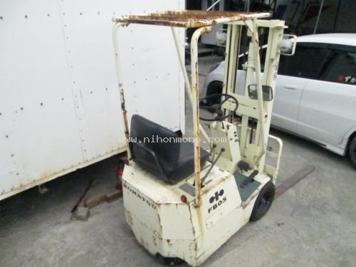 รถยกไฟฟ้า  KOMATSU FB05-2 ราคา : 76,000 บาท  รหัสสินค้า : 80802215 www.nihonmono.com