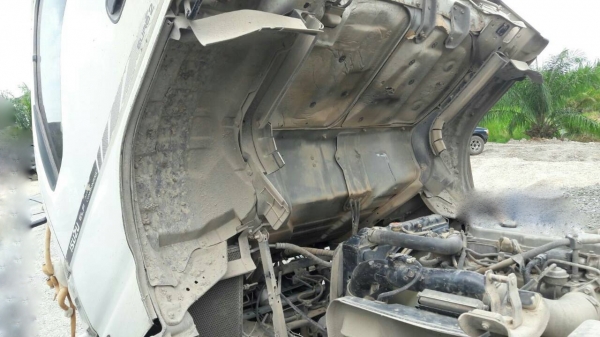 รถอีซูซุ 6 ล้อดั้ม NQR 175 แรงม้า. ปี 49. สนใจติดต่อ 081 - 9706989 รถอีซูซุ 6 ล้อดั้ม NQR 175 แรงม้า. ปี 49. สนใจติดต่อ 081 - 9706989