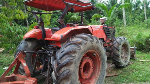 รถไถ KUBOTA M9540 สนใจติดต่อ 081 - 9706989 รถไถ KUBOTA M9540 สนใจติดต่อ 081 - 9706989