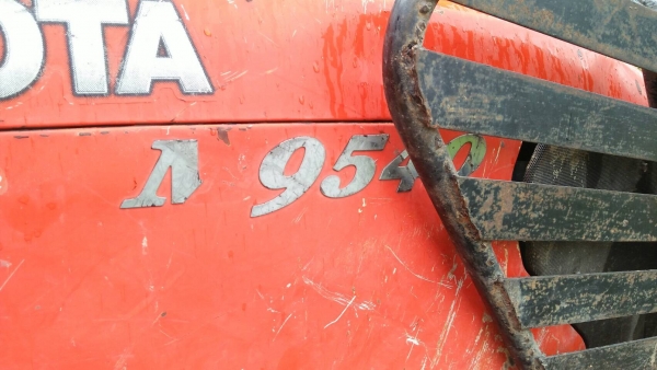 รถไถ KUBOTA M9540 สนใจติดต่อ 081 - 9706989 รถไถ KUBOTA M9540 สนใจติดต่อ 081 - 9706989