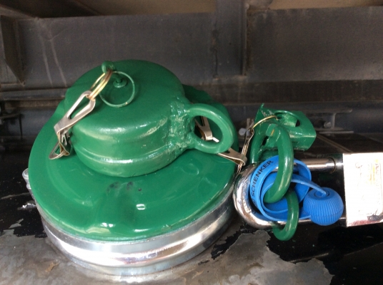 ฝาถังน้ำมันกันขโมย ราคาเพียง700บาท คุ้มค่าแน่นอนครับ