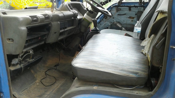 ขาย 6 ล้อ ISUZU NKR ปี 39 เครื่อง 4BE1 110 แรงม้า คัสซีสวย ทะเบียนพร้อมโอน