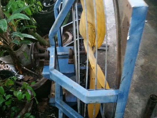 ขายพัดลมอุตสาหกรม ใบขนาด 90 ซม.และมอเตอร์โตชิบ้า1/2แรง มีสองชุด แยกขายทุกเงื่อนไข