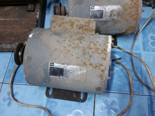 ขายพัดลมอุตสาหกรม ใบขนาด 90 ซม.และมอเตอร์โตชิบ้า1/2แรง มีสองชุด แยกขายทุกเงื่อนไข