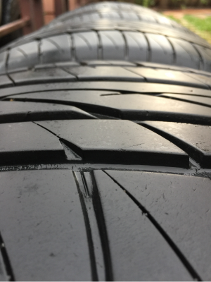 ยาง Falken 265 60 18 ปลายปี15 ดอกเต็ม เนื้อนิ่มๆ ใช้ยาว ราคาไม่แพง