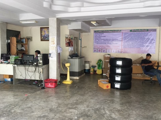 ยาง Falken 265 60 18 ปลายปี15 ดอกเต็ม เนื้อนิ่มๆ ใช้ยาว ราคาไม่แพง