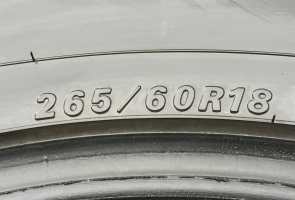 ยาง Falken 265 60 18 ปลายปี15 ดอกเต็ม เนื้อนิ่มๆ ใช้ยาว ราคาไม่แพง