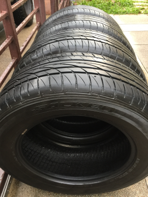 ยาง Falken 265 60 18 ปลายปี15 ดอกเต็ม เนื้อนิ่มๆ ใช้ยาว ราคาไม่แพง