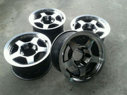 ขอบ15นิ้ว6รู ชุดนี้ ราคา 4700 บาท ขอบ15นิ้ว6รู ชุดนี้ ราคา 4700 บาท