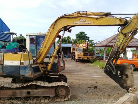 ขายด่วน แม็คโคร KOMATSU PC60-5 สภาพสวยพร้อมใช้งาน มีหัวแย็ก พร้อมบุ๋งกี้ เครื่องปั้มดีเยี่ยม โซ่ช่วงล่างสวย เอกสารสัญญาซื้อขาย สนใจโทรสอบถาม 093-0764943  088-3223272 k ตั้ม