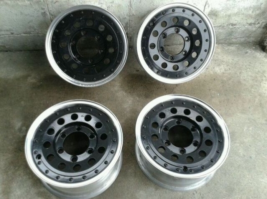 ล้อแม็กขอบ14นิ้ว6รู เป็นล้อสองชิ้น ชุดนี้ ราคา 3900 บาท