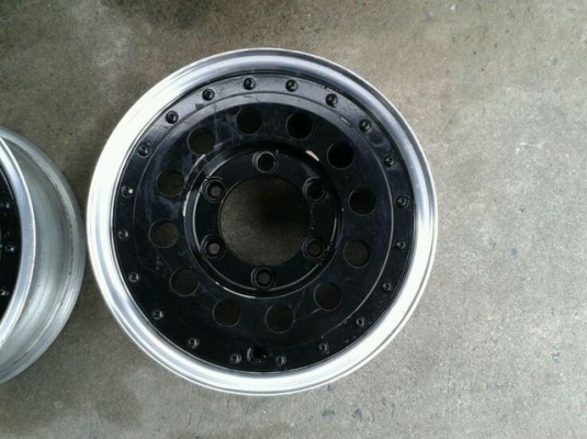 ล้อแม็กขอบ14นิ้ว6รู เป็นล้อสองชิ้น ชุดนี้ ราคา 3900 บาท ล้อแม็กขอบ14นิ้ว6รู เป็นล้อสองชิ้น ชุดนี้ ราคา 3900 บาท