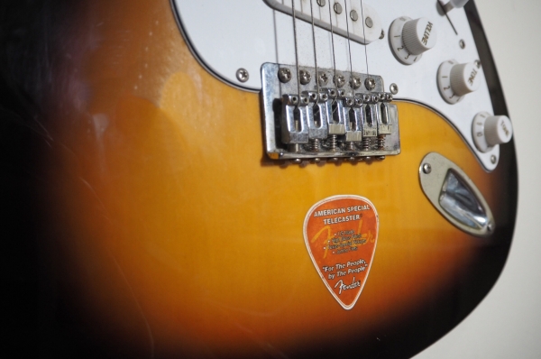 กีต้าร์ Fender จีน