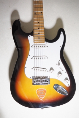 กีต้าร์ Fender จีน