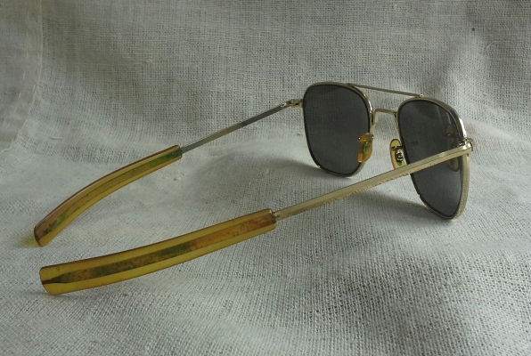 แว่นตาอเมริกันวินเทจทศวรรษที่ '60s ต้นตำรับเสืออากาศแห่งยุคสงครามเวียตนาม! Vintage AO handmade in USA ตัวแท้! จริงใจ - ไม่จิงโจ้! แว่นตาอเมริกันวินเทจทศวรรษที่ '60s ต้นตำรับเสืออากาศแห่งยุคสงครามเวียตนาม! Vintage AO handmade in USA ตัวแท้! จริงใจ - ไม่จิงโจ้!