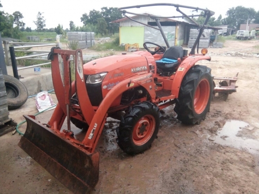 รถไถนานั่งขับคูโบต้า l3608  ปี 54 ชุดดันโค้งอุบล และพานหลังเล่มทะเบียนพร้อมโอน