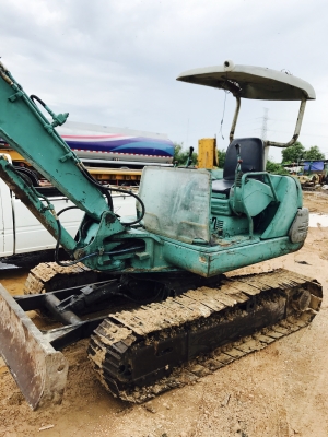 ขาย KOMATSU PC40-7 มีไลน์เจาะ พร้อมใช้งาน ขาย KOMATSU PC40-7 มีไลน์เจาะ พร้อมใช้งาน