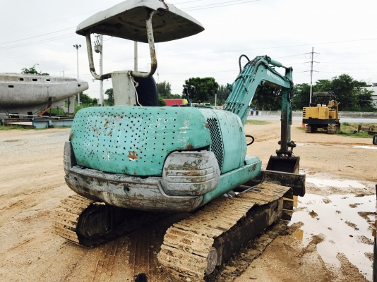 ขาย KOMATSU PC40-7 มีไลน์เจาะ พร้อมใช้งาน ขาย KOMATSU PC40-7 มีไลน์เจาะ พร้อมใช้งาน