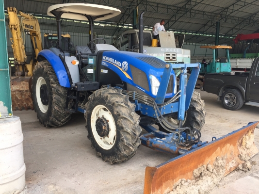 ขายครับ รถไถnew holland รถออกห้าง เล่มพร้อม