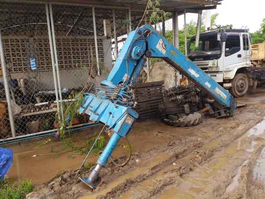 เครน TADANO แบบสามปลอก 2 ชัก ขนาด 5 ตัน แถมฟรีกระบะพื้นเรียบ ของรถสิบล้อ.