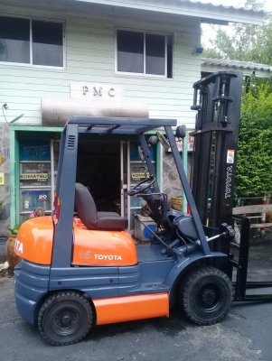 +++ ขายโฟล์คลิฟท์  TOYOTA 6FD15  ขนาด  1.5  ตัน  เครื่องยนต์ดีเซล  เสา  4  เมตร  เกียร์ธรรมดา  งา 1,070  มม.  ยางตันครับ