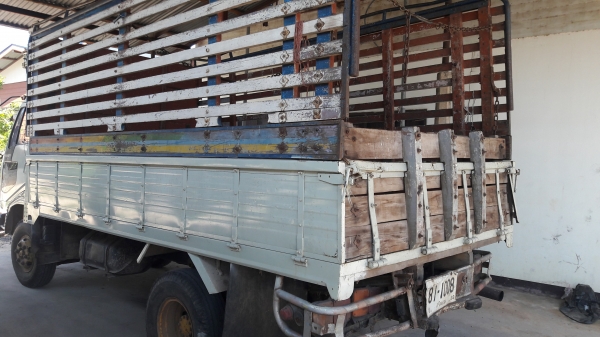 255000฿.6 ล้อ hino fc 2w 120 แรงม้า ล่องพร้อมคอก ไม้ ยาว 430 m ยาง 825 พวงมาลัยพาวเวอร์ ห้างโรงงานปี 255000฿.6 ล้อ hino fc 2w 120 แรงม้า ล่องพร้อมคอก ไม้ ยาว 430 m ยาง 825 พวงมาลัยพาวเวอร์ ห้างโรงงานปี